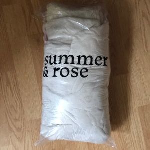 FabFitFun Summer Rose plus size plush robe